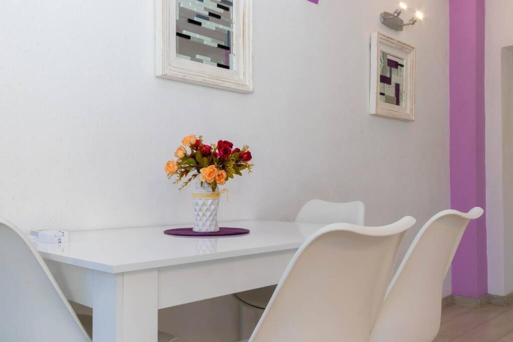 Sunny 2-Bedroom Maisonette Varna & Parking Exterior foto