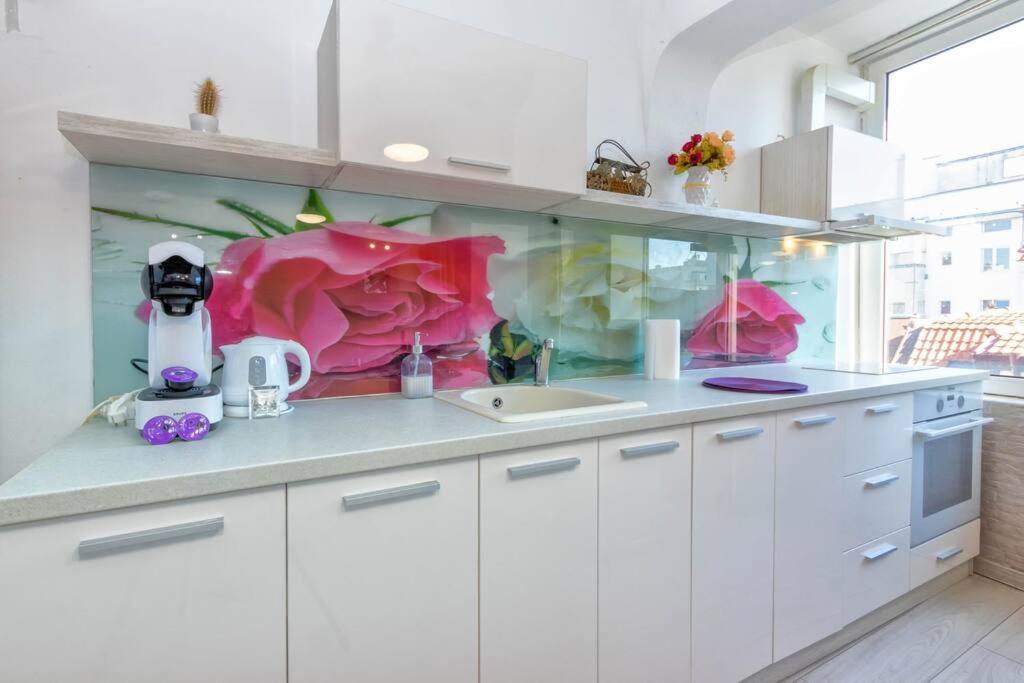 Sunny 2-Bedroom Maisonette Varna & Parking Exterior foto